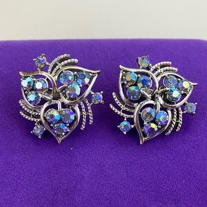 💛 Vintage Coro Aurora Borealis Crystal Clip On Earrings | Floral Design